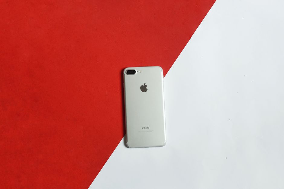 iPhone lipat dan grafik saham Apple