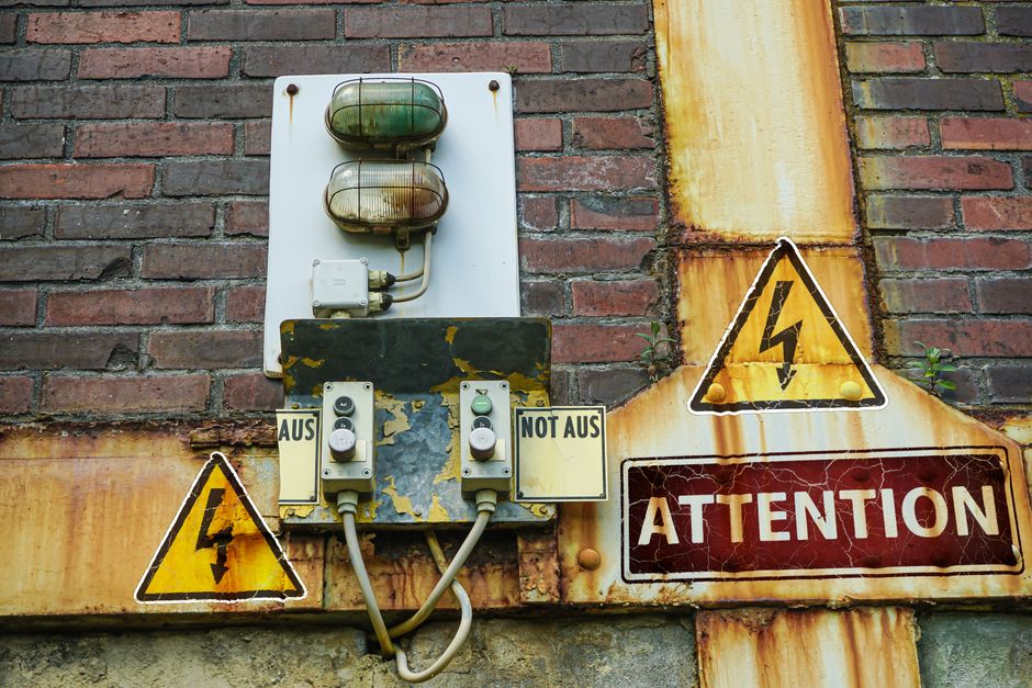 sikat gigi elektrik CameraJet dengan kamera AI dan teknologi penyemprot obat kumur otomatis