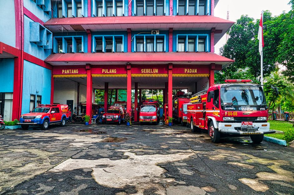 harga emas berjangka turun sebelum data inflasi AS