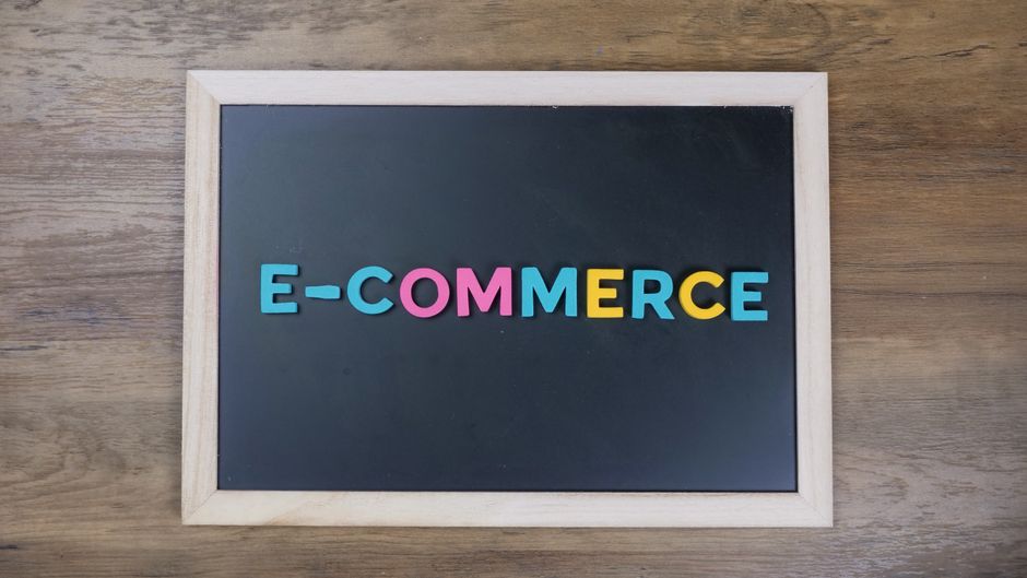 penjual e-commerce beraktivitas di toko online