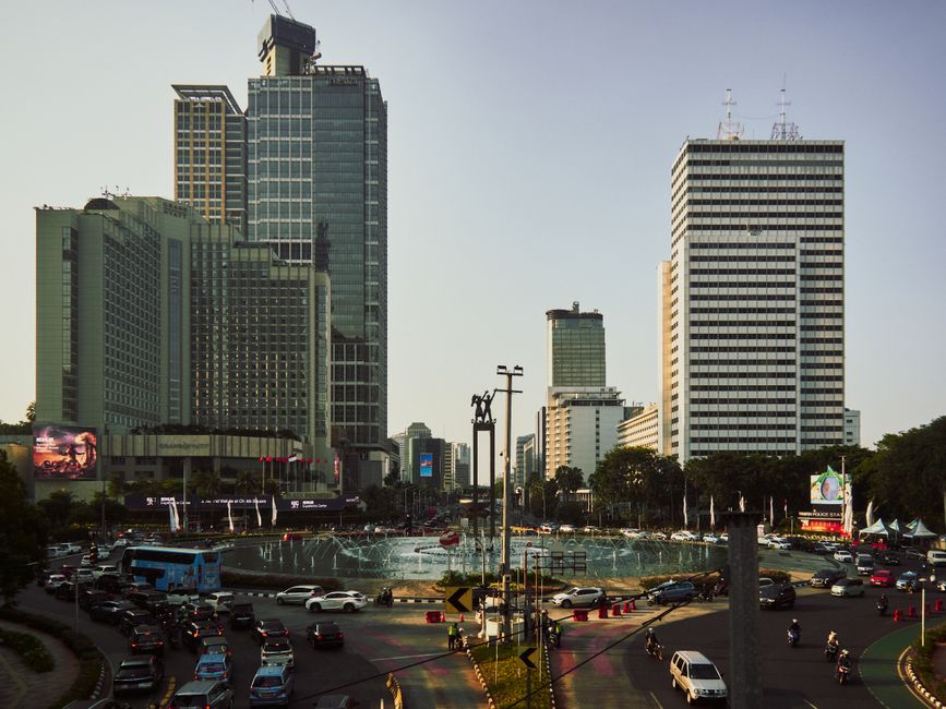 grafik saham bca meningkat