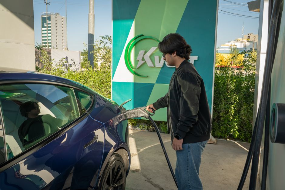 gambar Pertamina Patra Niaga dan harga BBM Pertamax Green 95
