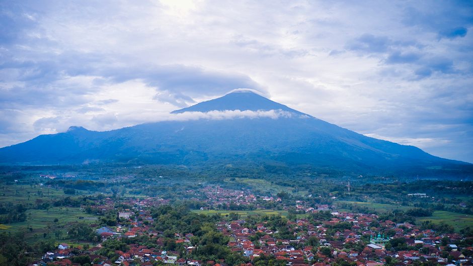 pembangkit panas bumi gunung salak karbon