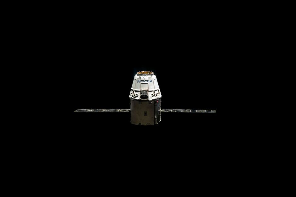 Roket Falcon 9 dan Falcon Heavy