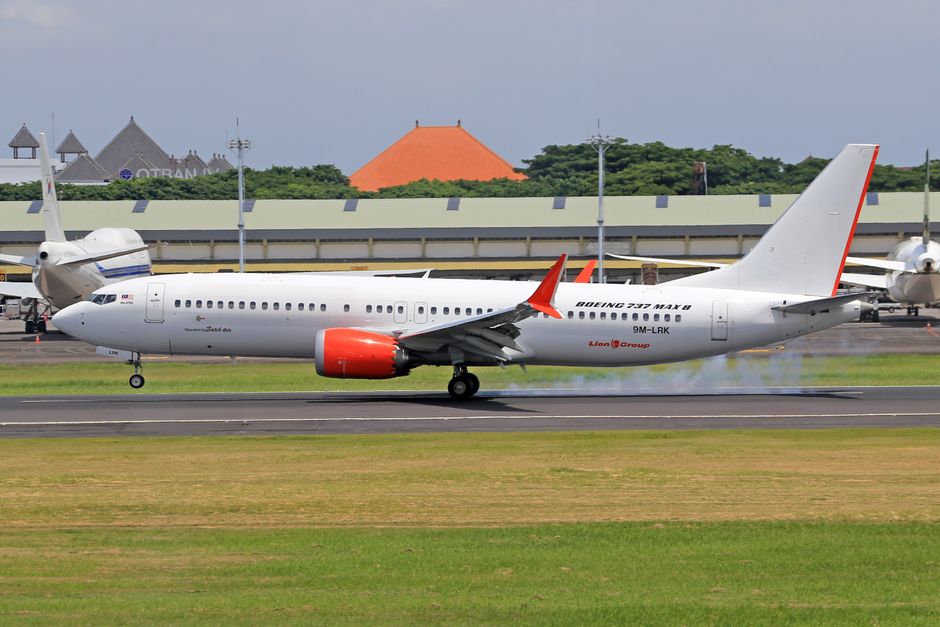 kursi bisnis di gudang, penundaan boeing 737 max 10